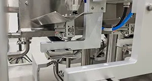 Automatic Tracking Filling & Capping Machine